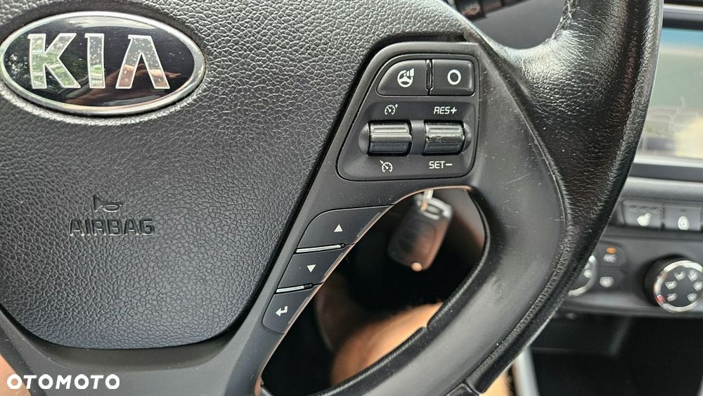 Kia Ceed 1.6 CRDi 128 Dream Team Edition - 33