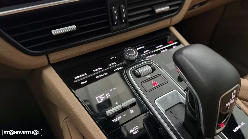 Porsche Cayenne Coupé E-Hybrid - 29