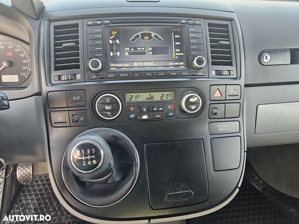 Volkswagen Multivan - 11