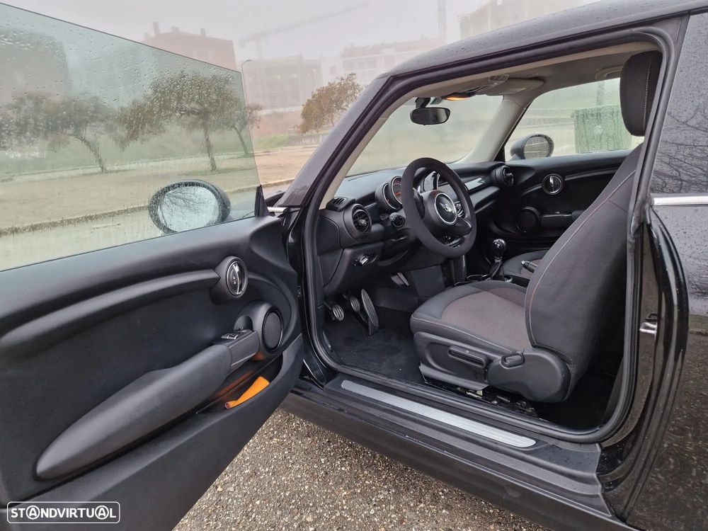 MINI 3 Portas One D - 11