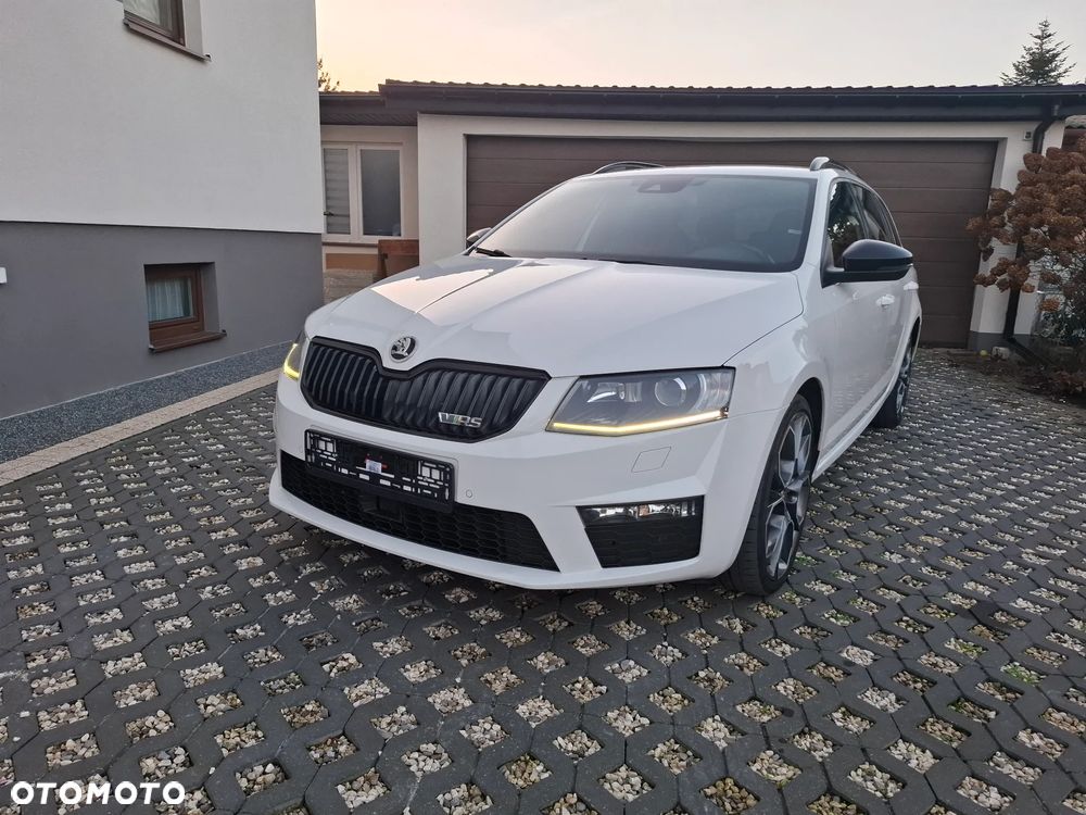 Skoda Octavia 2.0 TDI DSG RS - 1