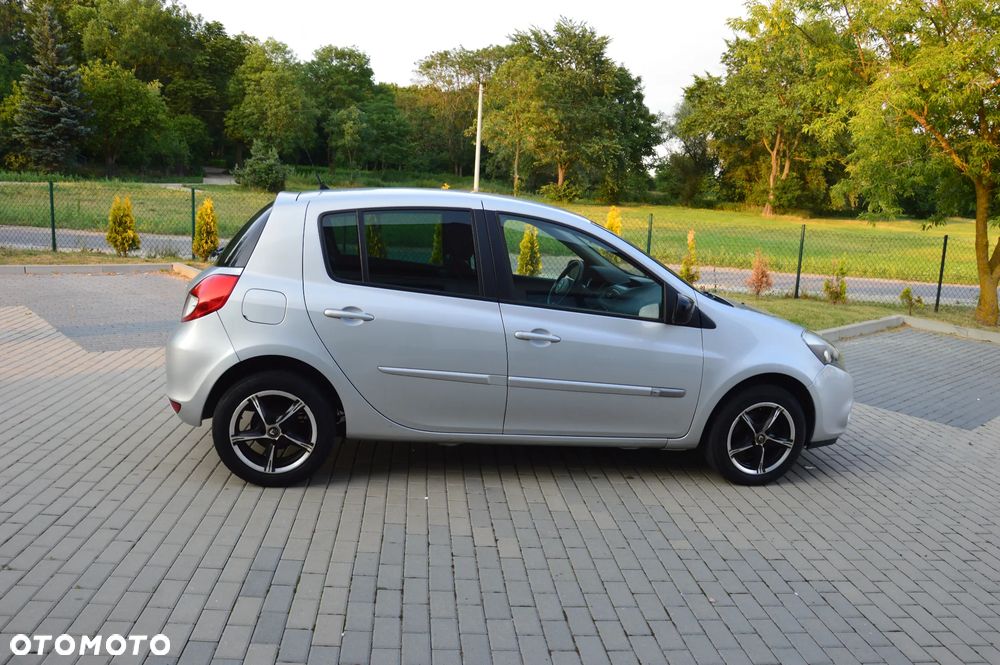 Renault Clio - 9
