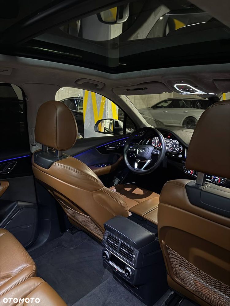 Audi Q7 - 10