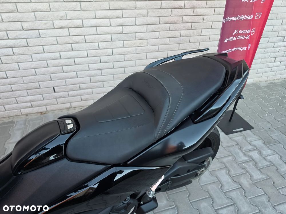 Yamaha Tmax - 14