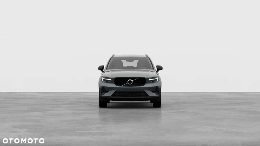 Volvo XC 40 B3 Plus Dark - 3