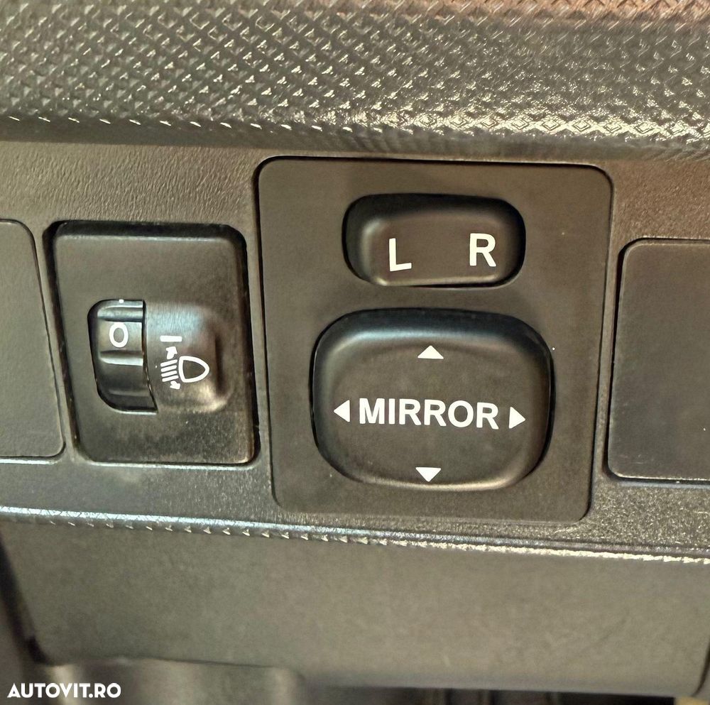 Toyota Auris 2.0 D-4D - 11