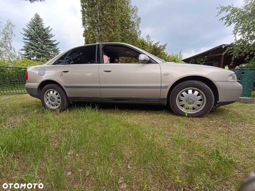 Audi A4 Limousine - 3