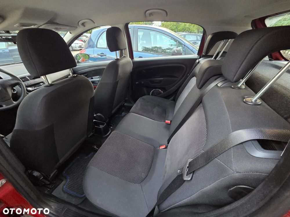 Fiat Grande Punto - 8