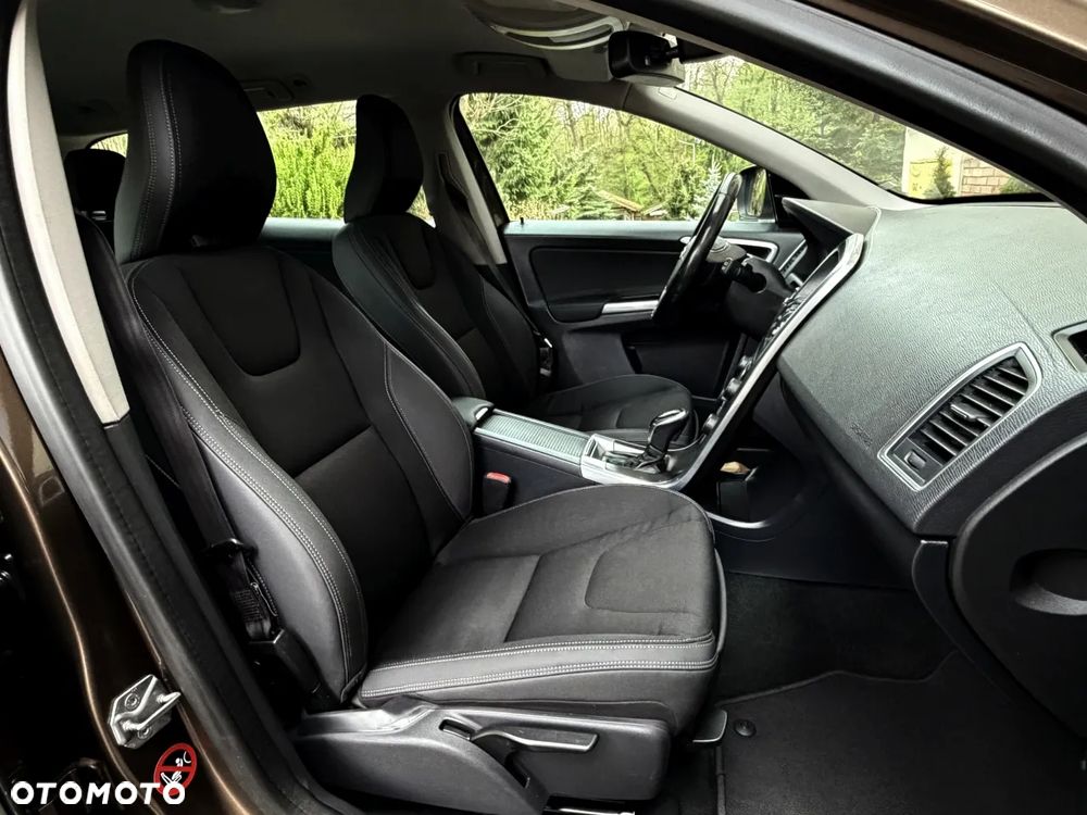 Volvo XC 60 D4 Drive-E Momentum - 27