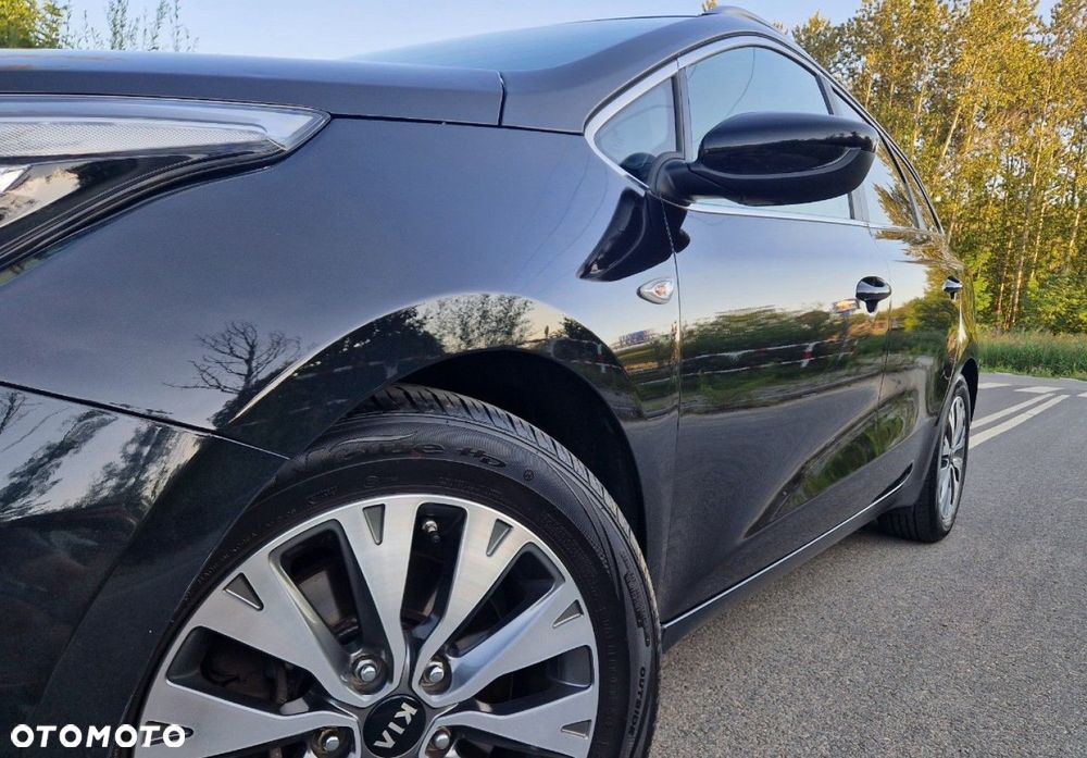 Kia Ceed 1.6 GDI Fifa World Cup Edition - 14