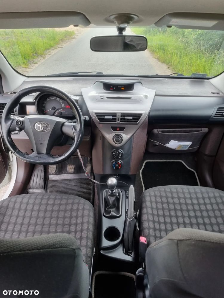 Toyota iQ 1.0 - 10