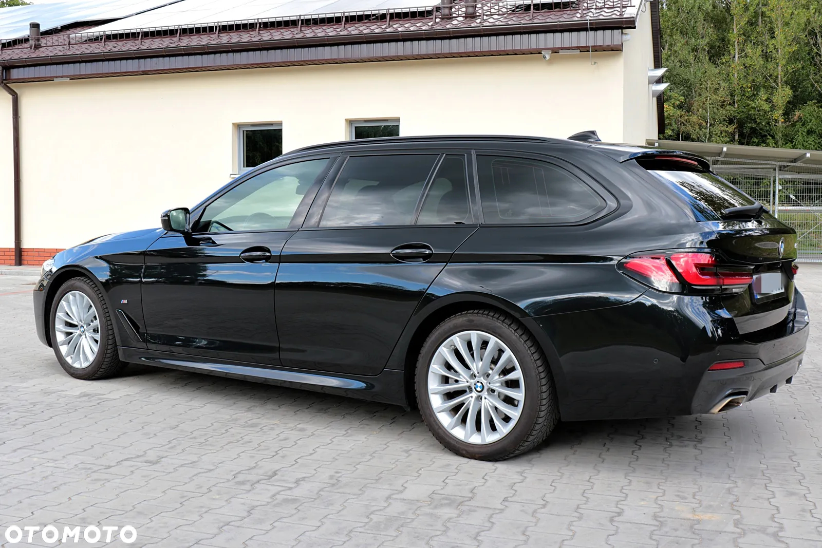 BMW Seria 5 520d Touring M Sport Edition - 12