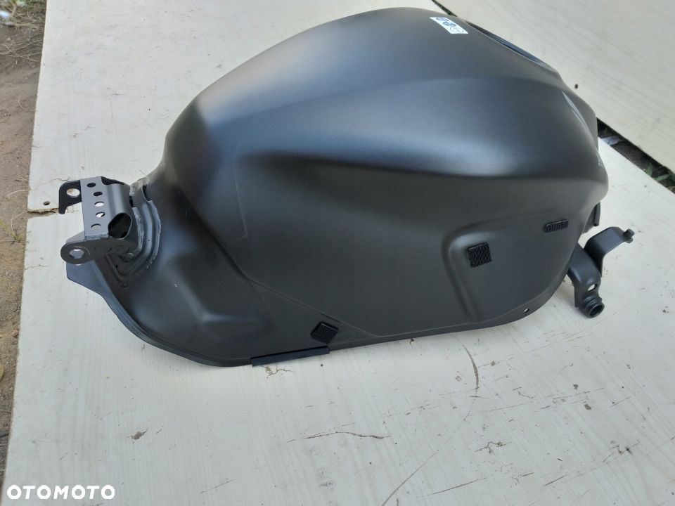 Honda CBR 600 F zbiornik bak NOWY - 3