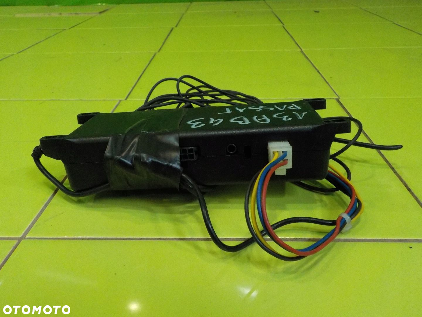 VW PASSAT B6 2.0 TDI 10r modul bluetooth 000051473A - 3