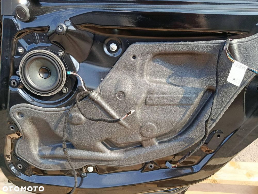 BMW F30 PRAWE TYLNE DRZWI 475 - 12
