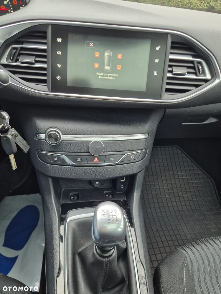 Peugeot 308 125 THP Active - 12