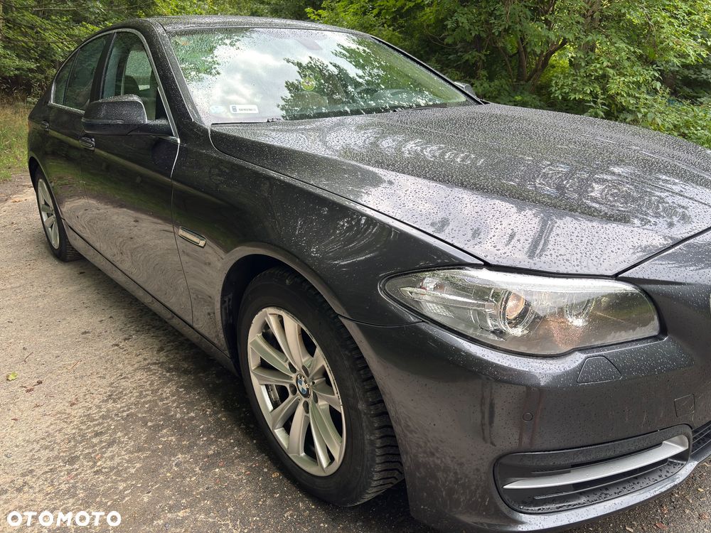 BMW Seria 5 528i xDrive - 7