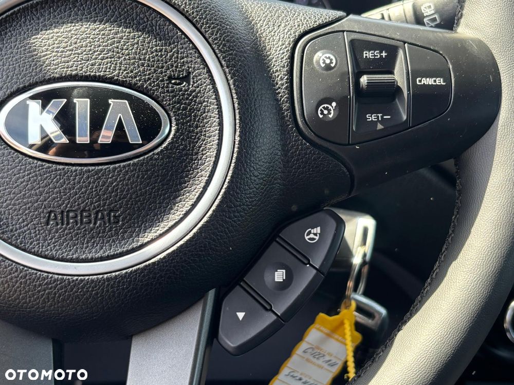 Kia Carens 1.7 CRDi M 7os EU6 - 25