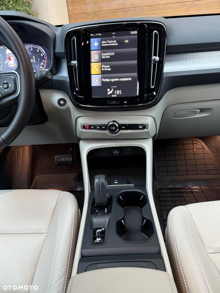 Volvo XC 40 T3 Momentum Pro - 8