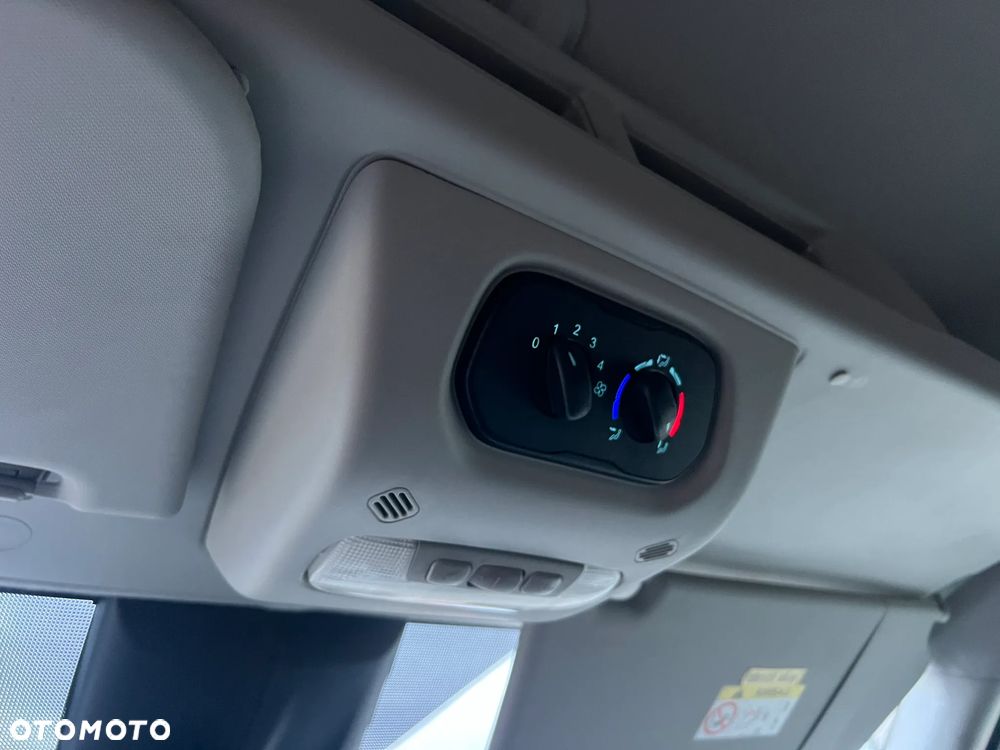 Ford Transit - 13