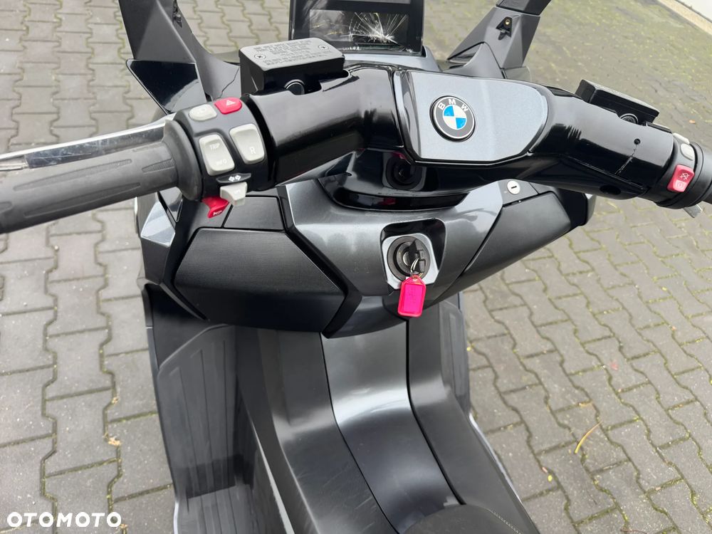 BMW CE 04 - 24