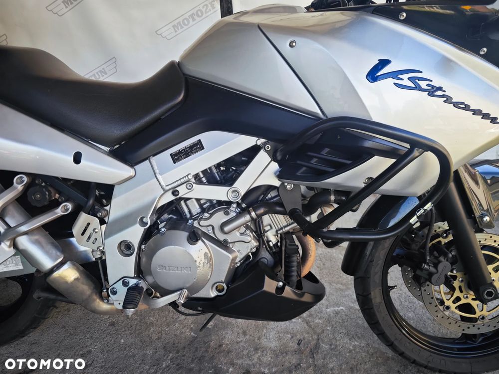 Suzuki V-STROM - 12