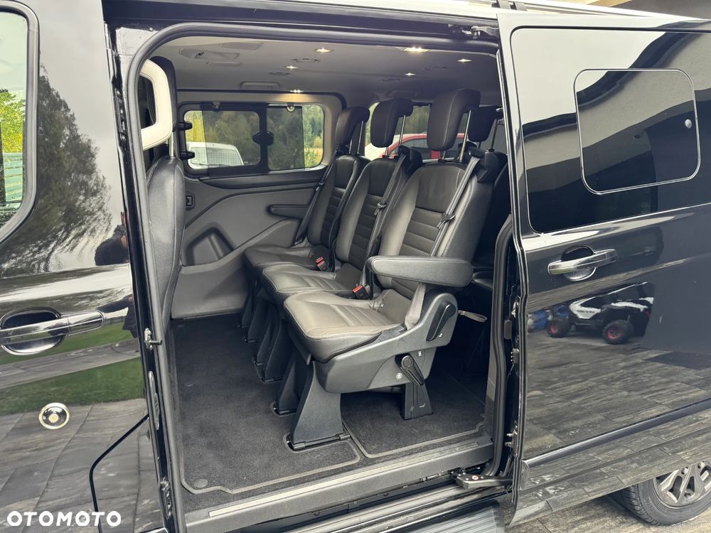 Ford Tourneo Custom - 21