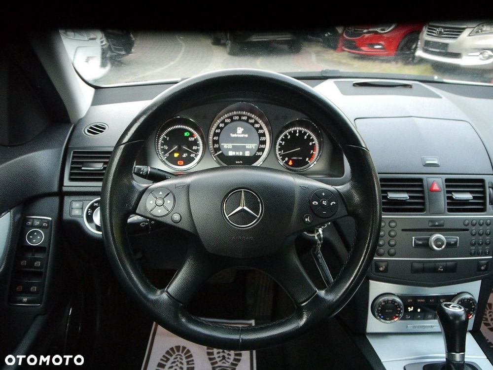 Mercedes-Benz Klasa C 180 BlueEFFICIENCY 7G-TRONIC Avantgarde - 15