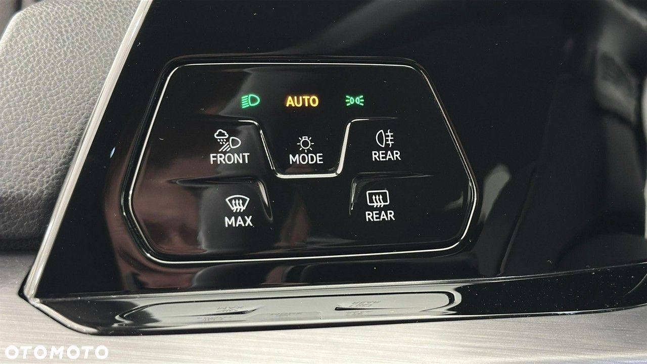 Volkswagen Golf - 27