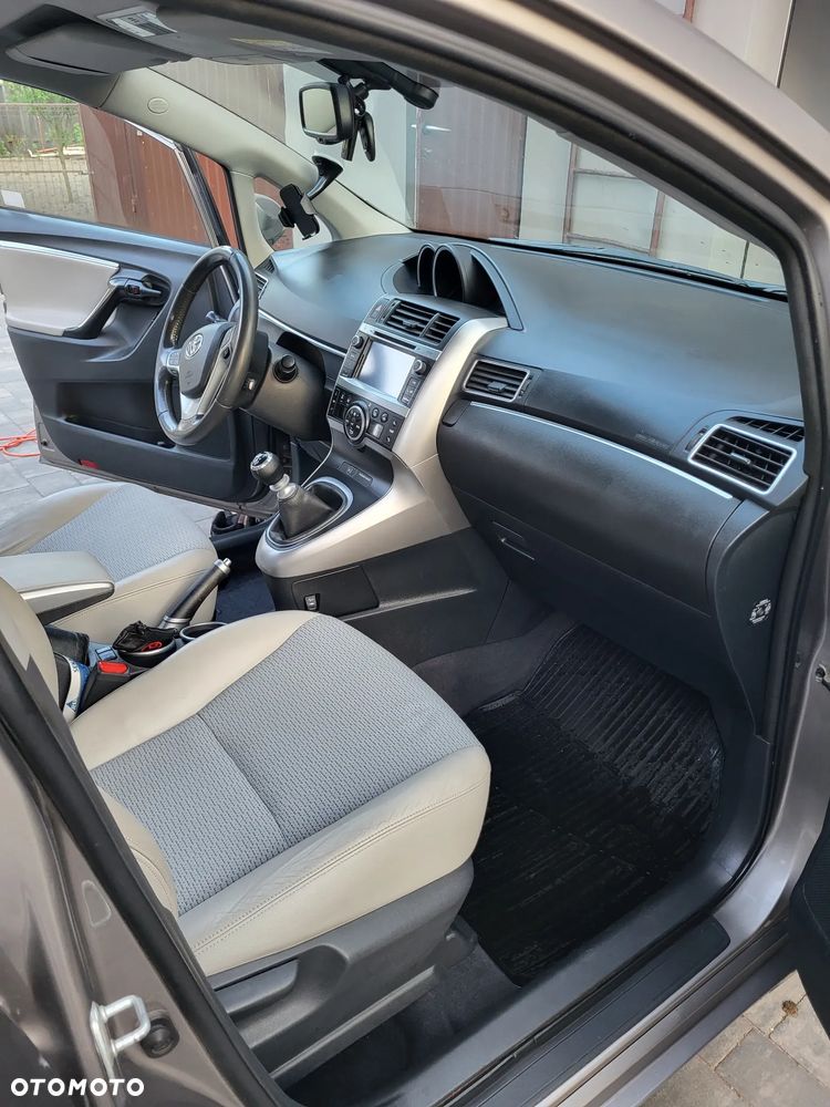 Toyota Verso 1.8 Prestige EU6 - 6