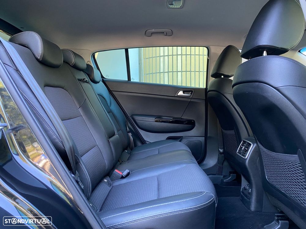 Kia Sportage 1.6 CRDI ISG MHEV Tech - 11