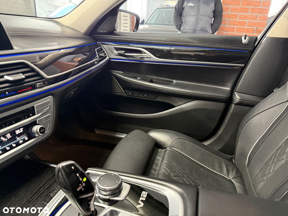 BMW Seria 7 - 30