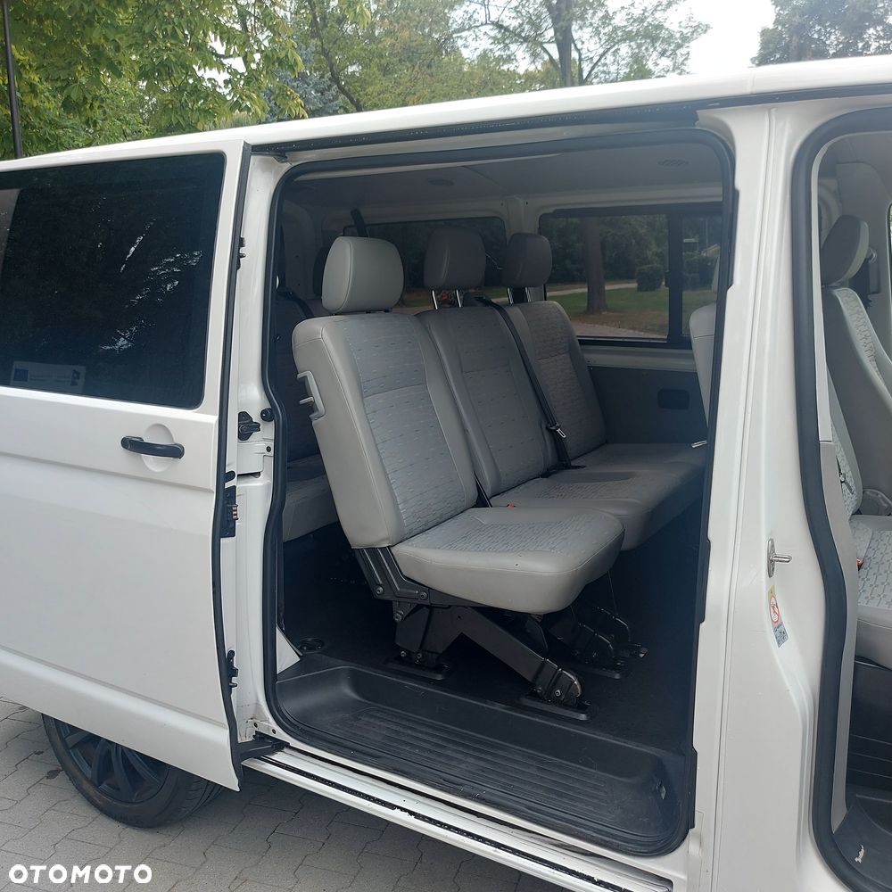Volkswagen Caravelle - 12