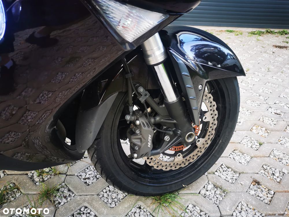 Kawasaki GTR - 10