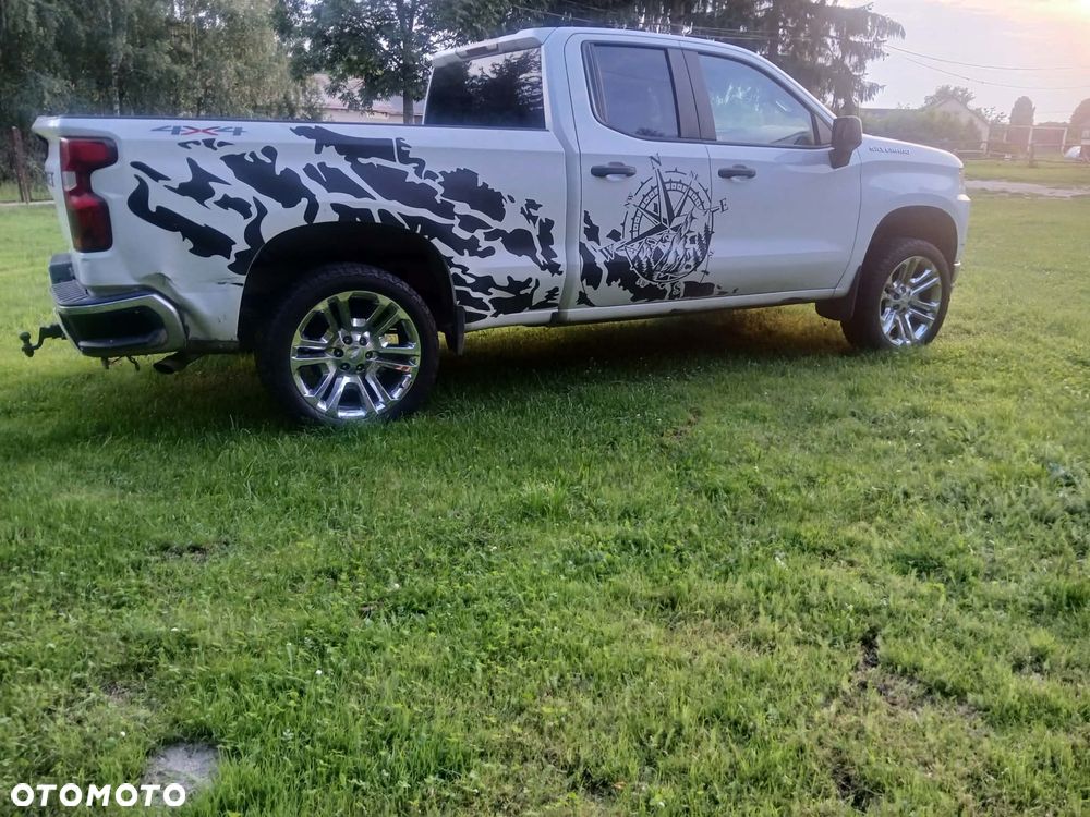 Chevrolet Silverado - 2