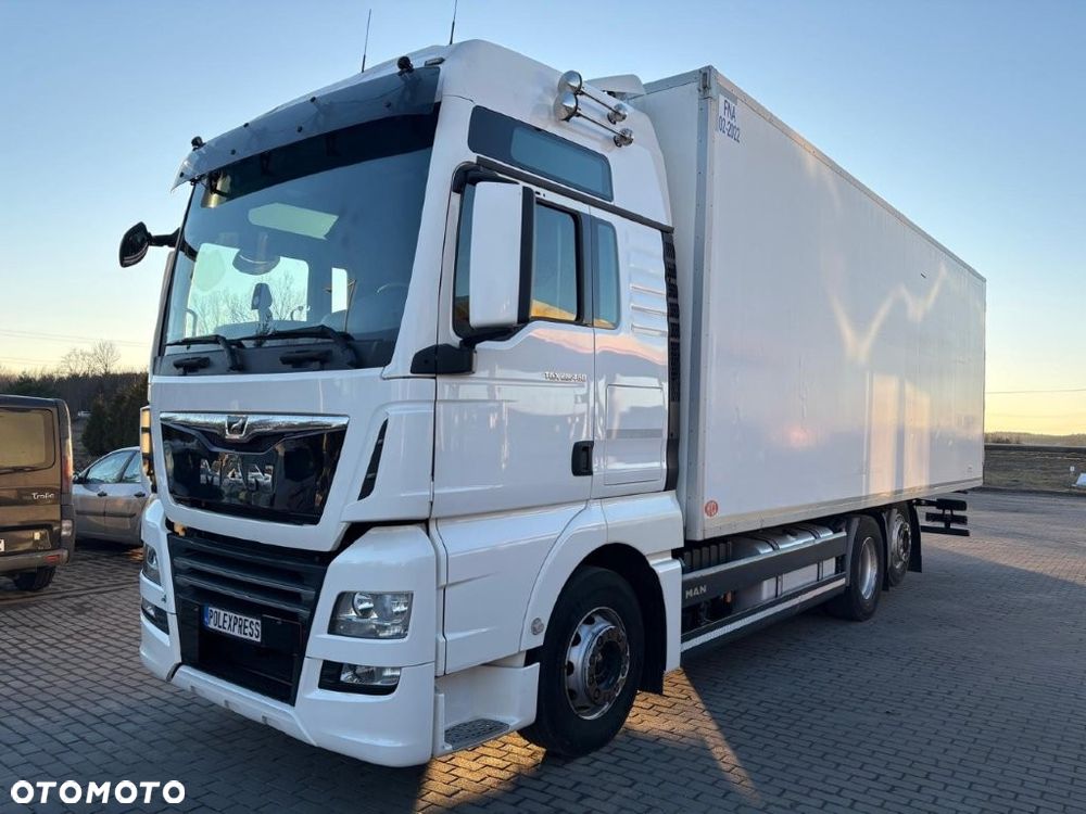 MAN TGX 26.460 KONTENER 8,2M 20EP XXL KABINA - 2