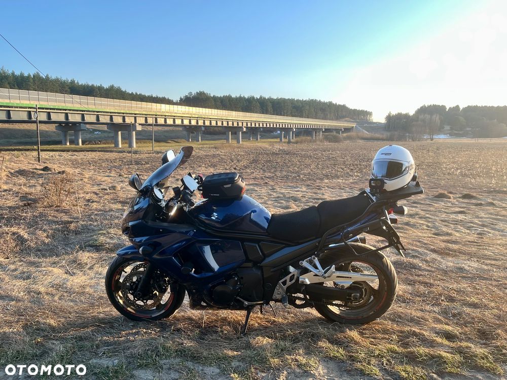 Suzuki GSX - 10