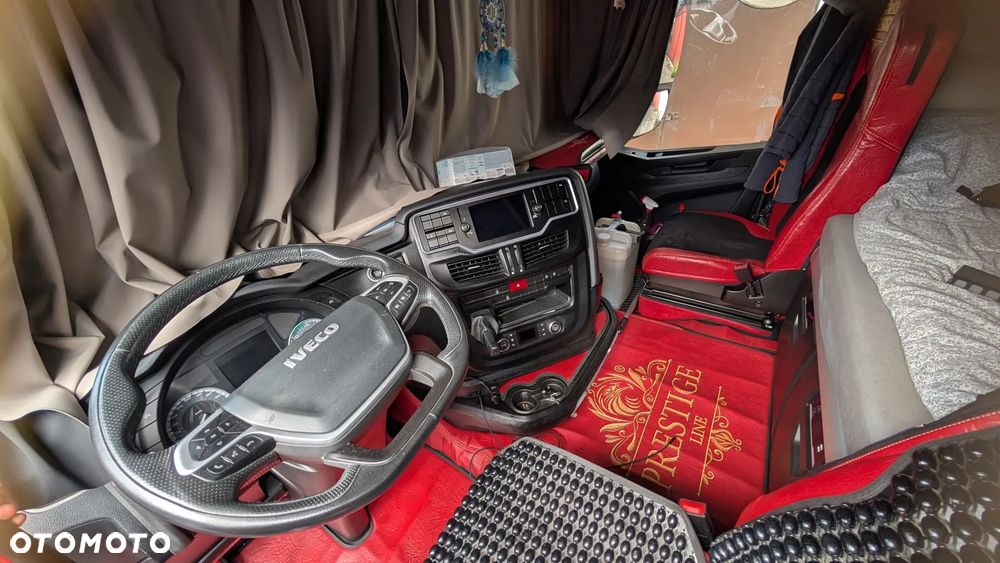 Iveco S-WAY 490 - 11