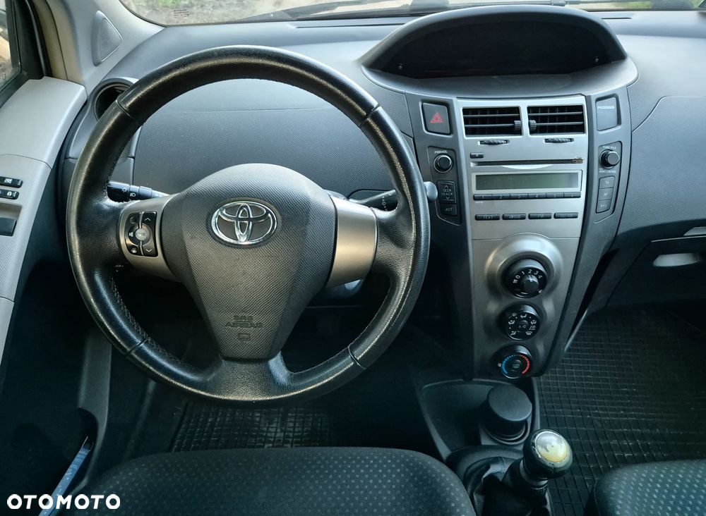 Toyota Yaris 1.33 Luna - 9