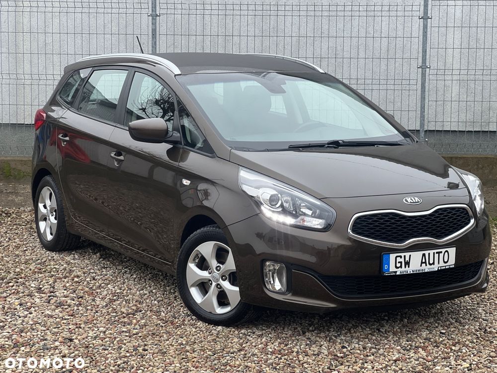 Kia Carens 1.6 GDI Dream Team Edition - 1