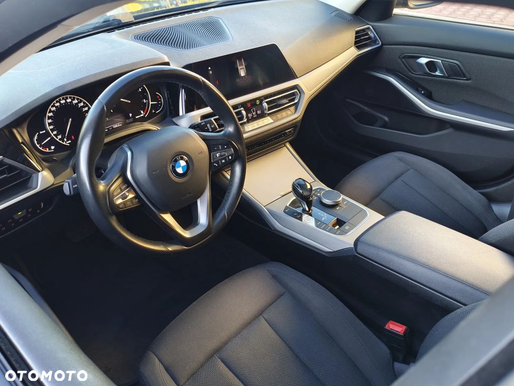 BMW Seria 3 318d Advantage - 31