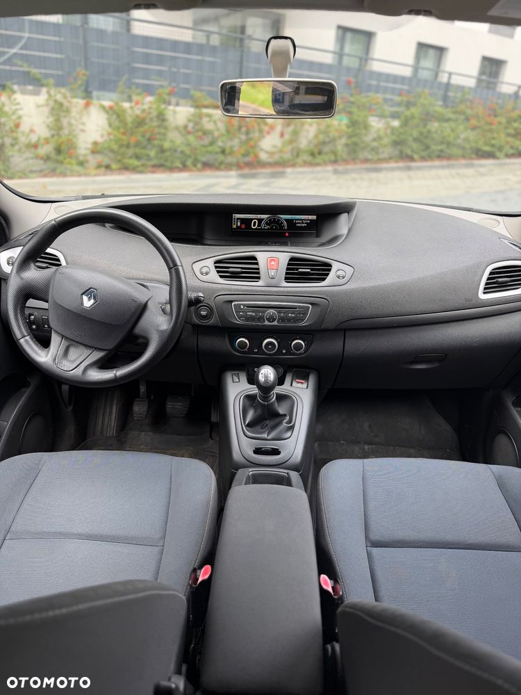 Renault Scenic 1.6 16V 110 Expression - 9