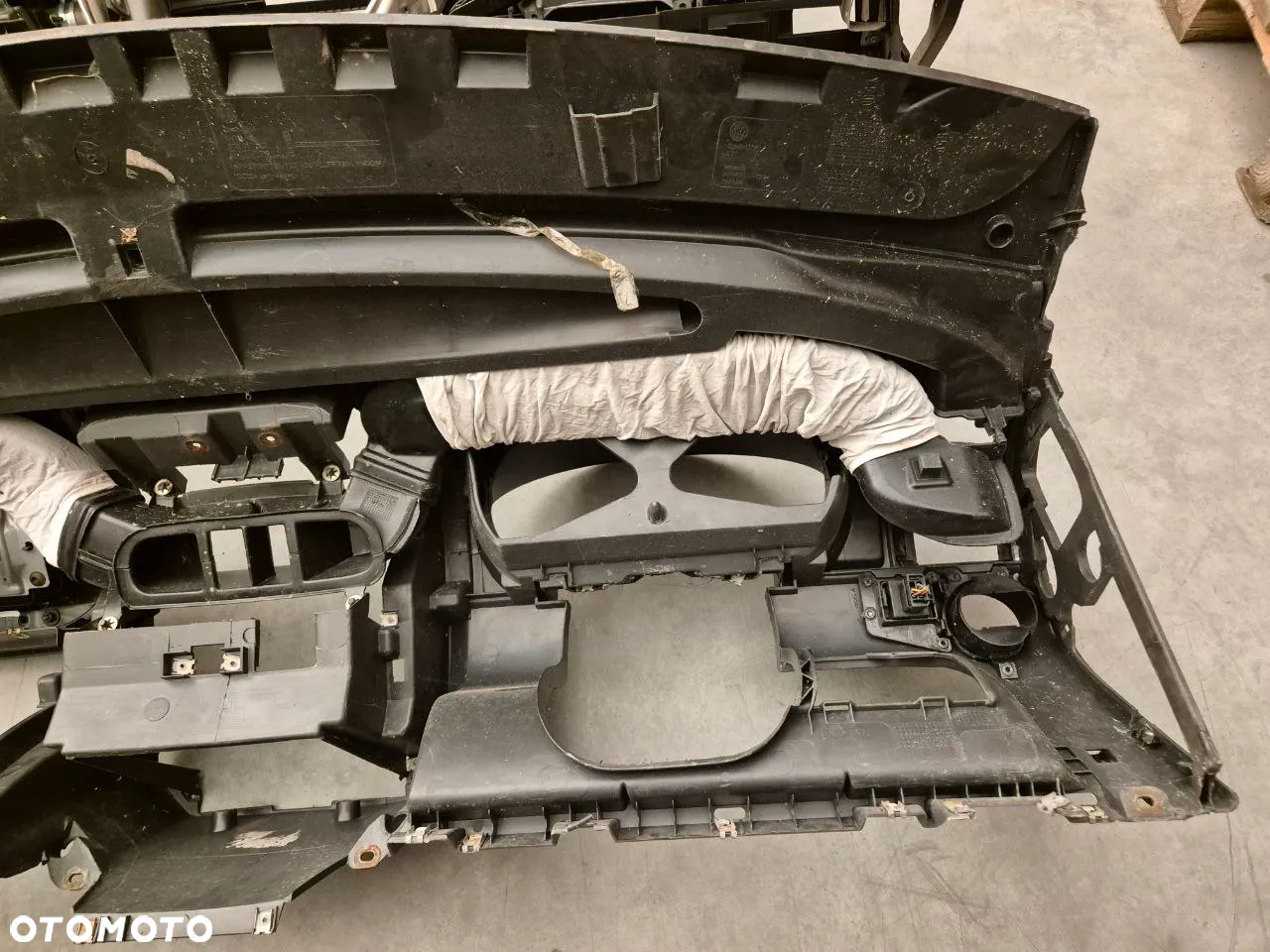 VOLKSWAGEN DESKA ROZDZIELCZA - 26