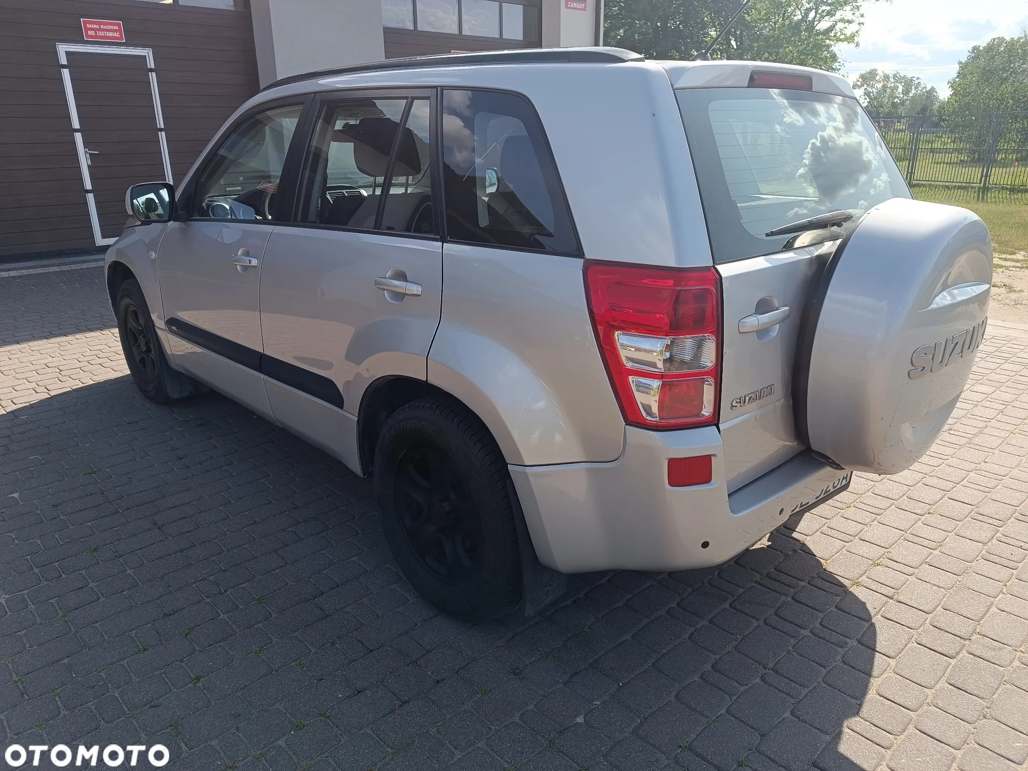 Suzuki Grand Vitara 2.0 - 11