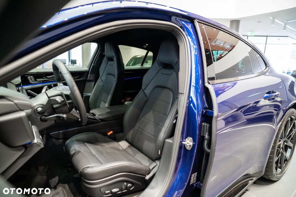 Porsche Panamera 4 - 12