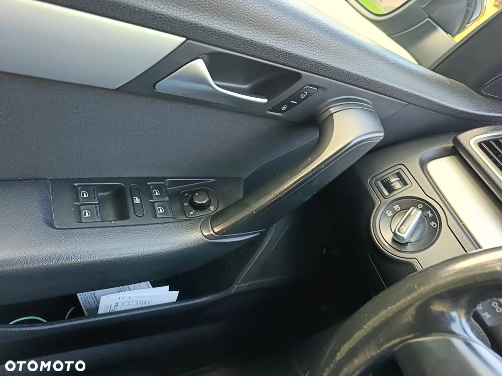 Volkswagen Passat - 15