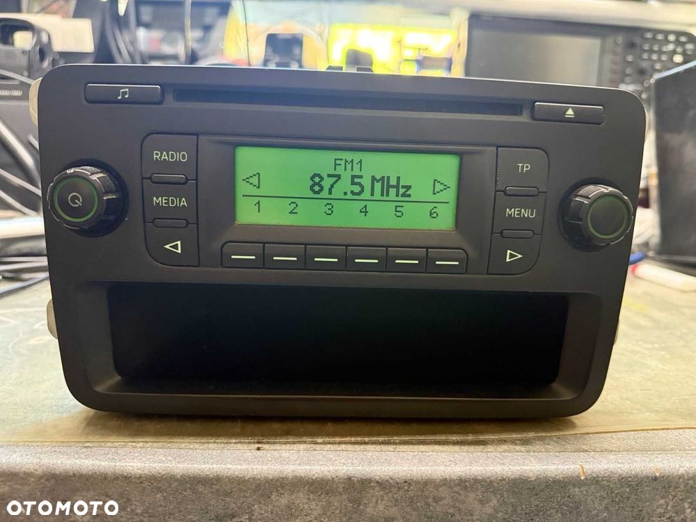 Fabryczne Radio Skoda Blues 5J0035152D Fabia II Roomster - 1