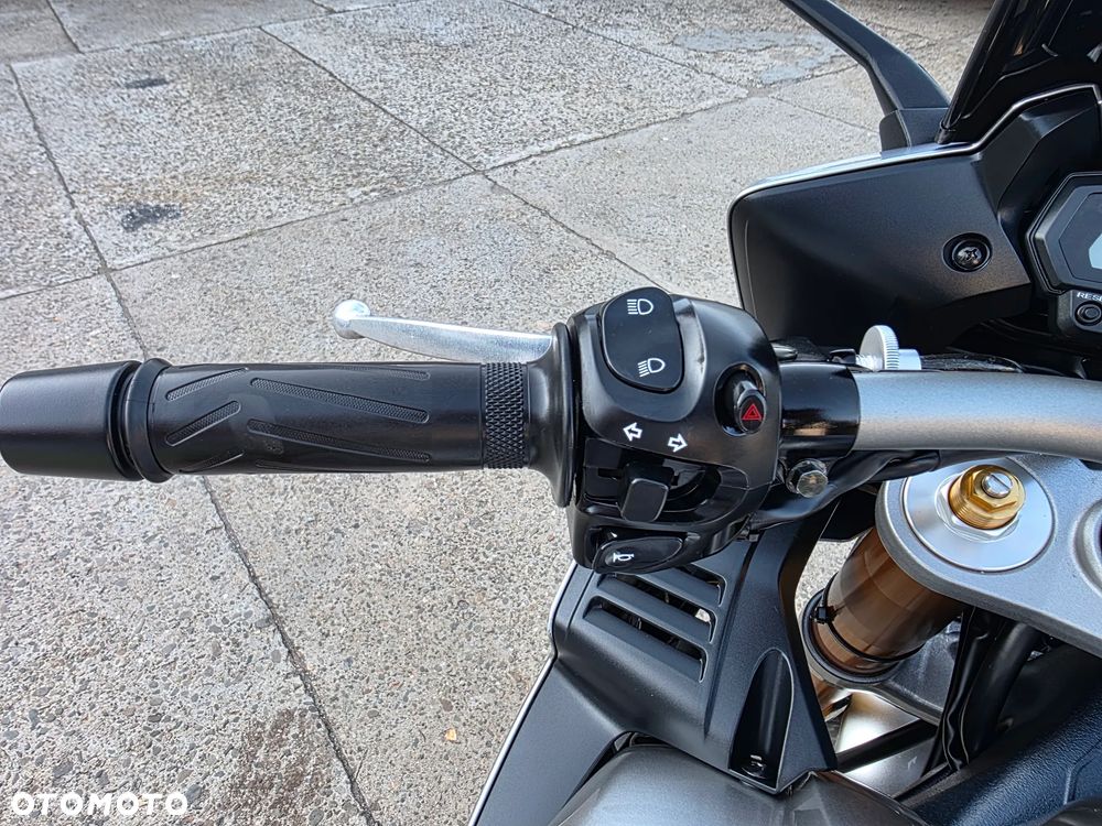 Yamaha FZ - 28