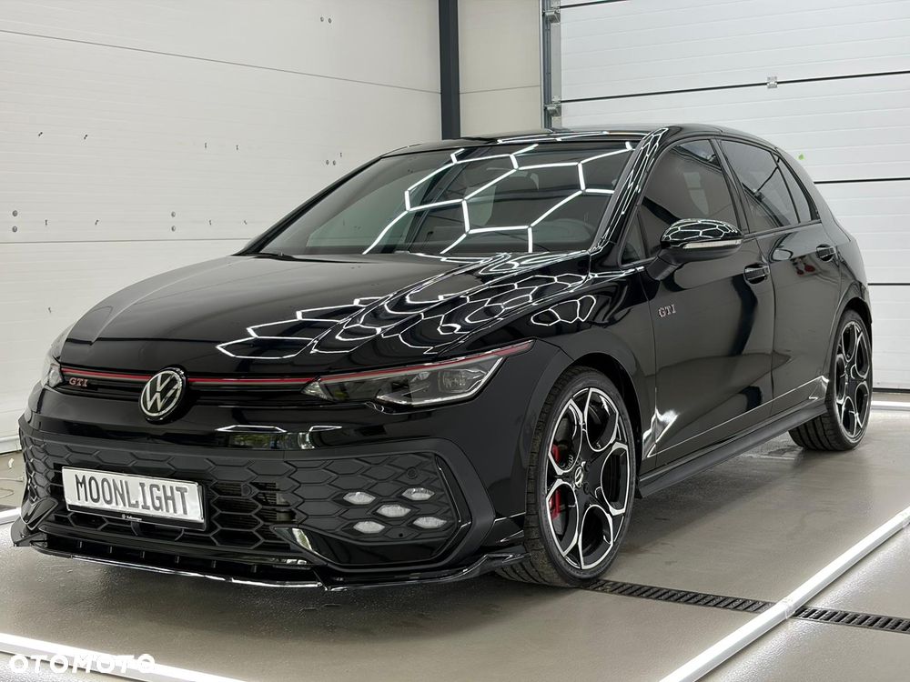 Volkswagen Golf - 6