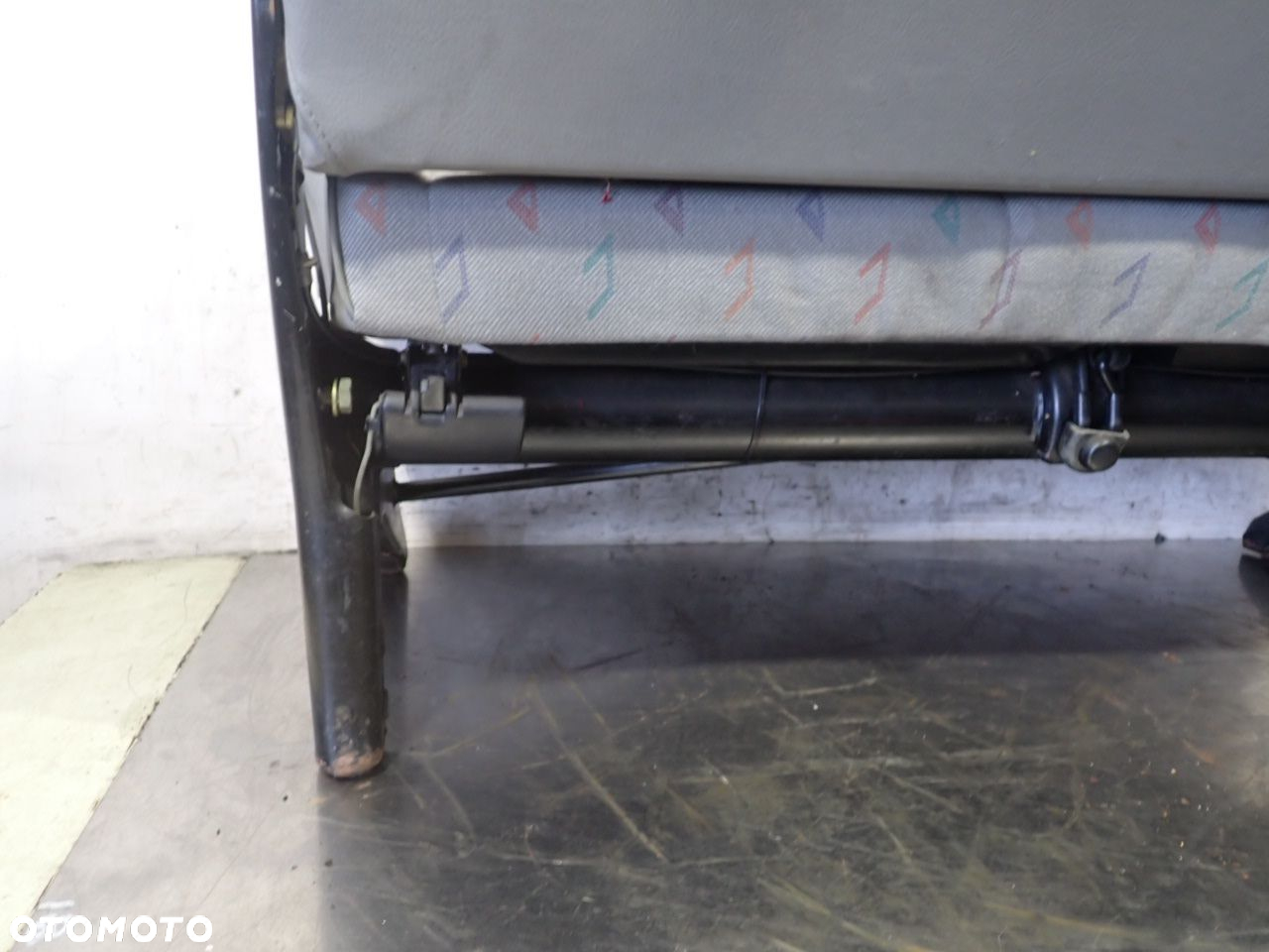 FOTEL BLIŹNIAK DRUGI RZĄD VOLKSWAGEN T4 TRANSPORTER 1.9 - 14